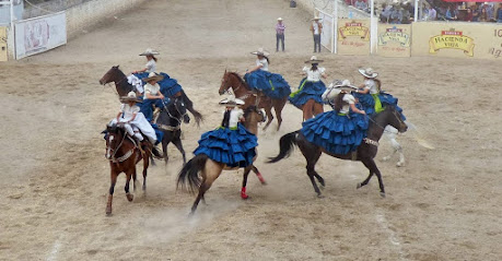 Lienzo Charro El Gran Azteca