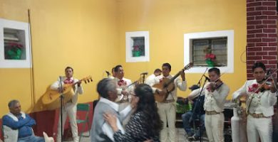 Mariachi Sol de Aquino